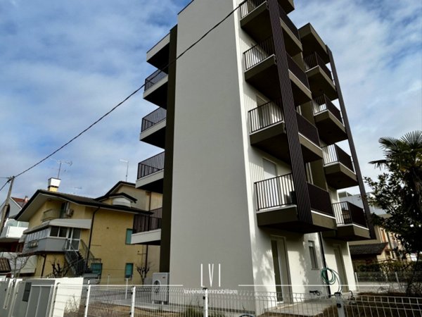 appartamento in vendita a Jesolo in zona Lido