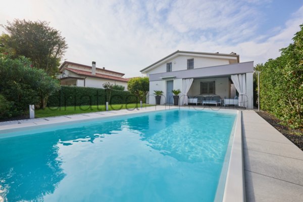 casa indipendente in vendita a Jesolo in zona Lido