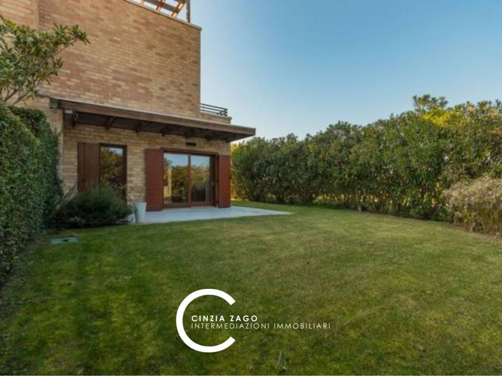 casa indipendente in vendita a Jesolo in zona Lido