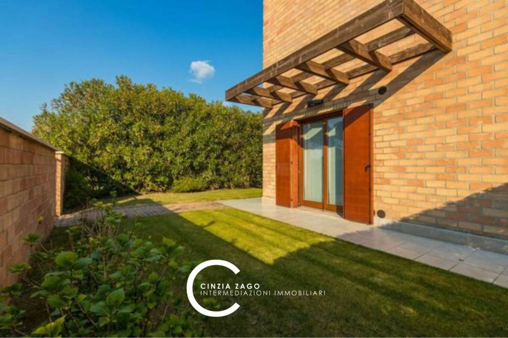 casa indipendente in vendita a Jesolo in zona Lido