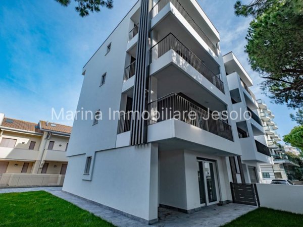 appartamento in vendita a Jesolo in zona Lido