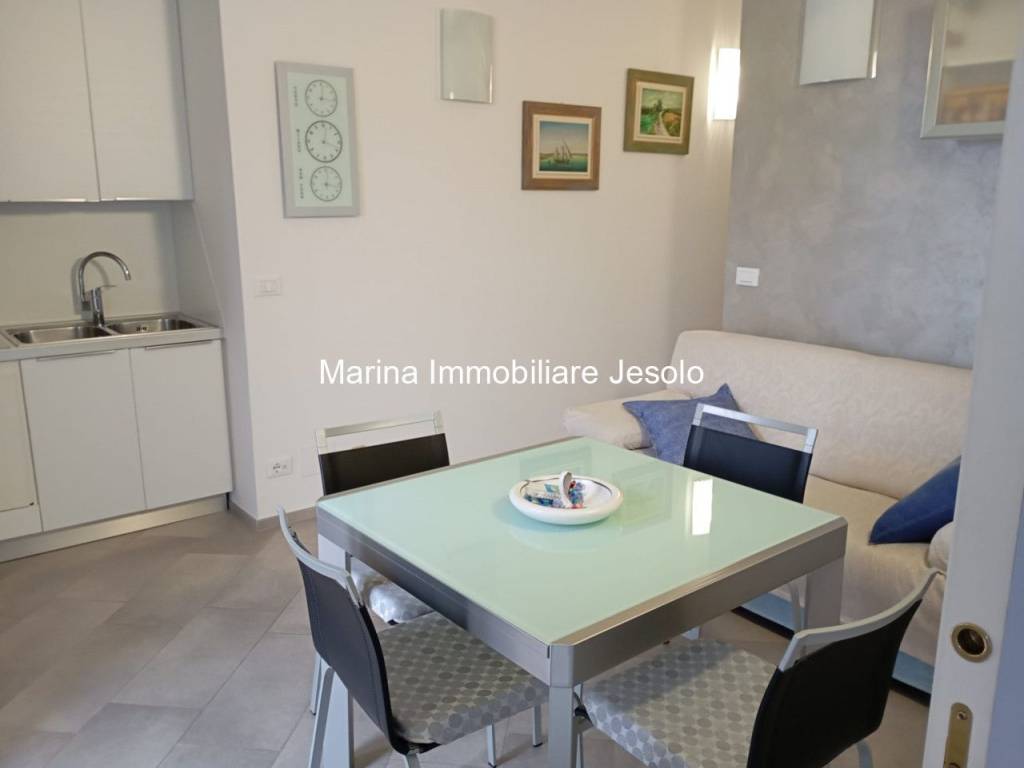 appartamento in vendita a Jesolo in zona Lido