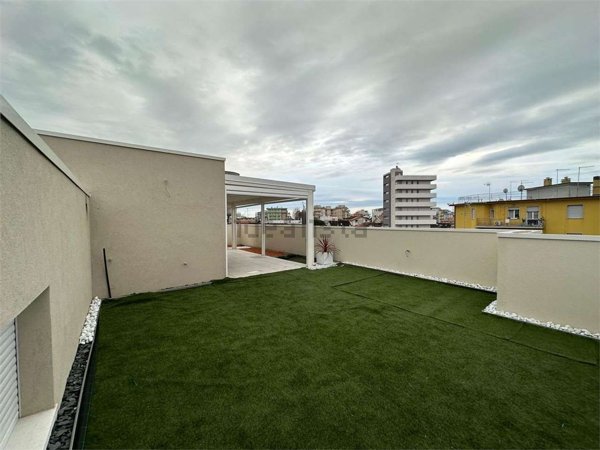 appartamento in vendita a Jesolo in zona Lido