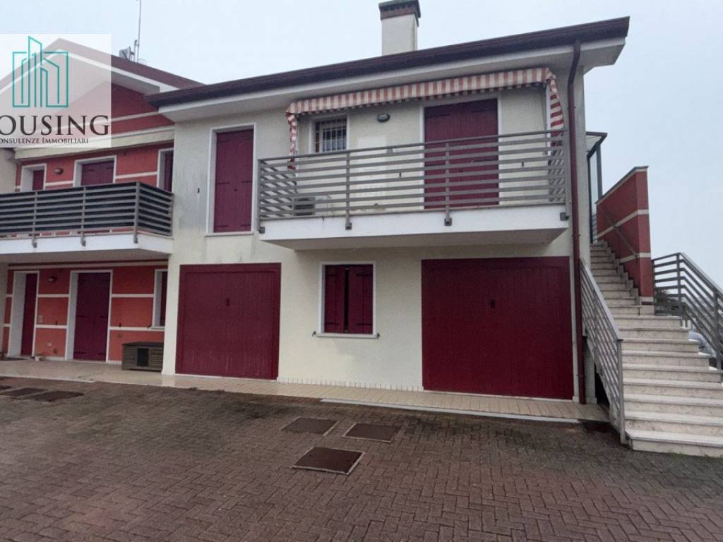 appartamento in vendita a Jesolo in zona Passarella di Sotto