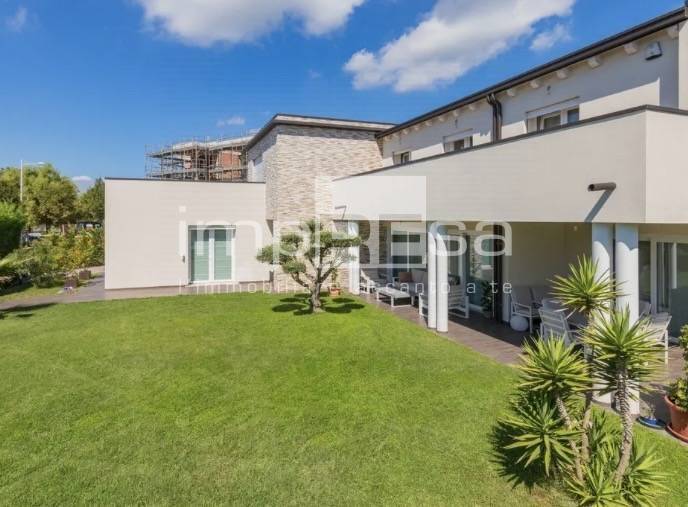 casa indipendente in vendita a Jesolo in zona Lido
