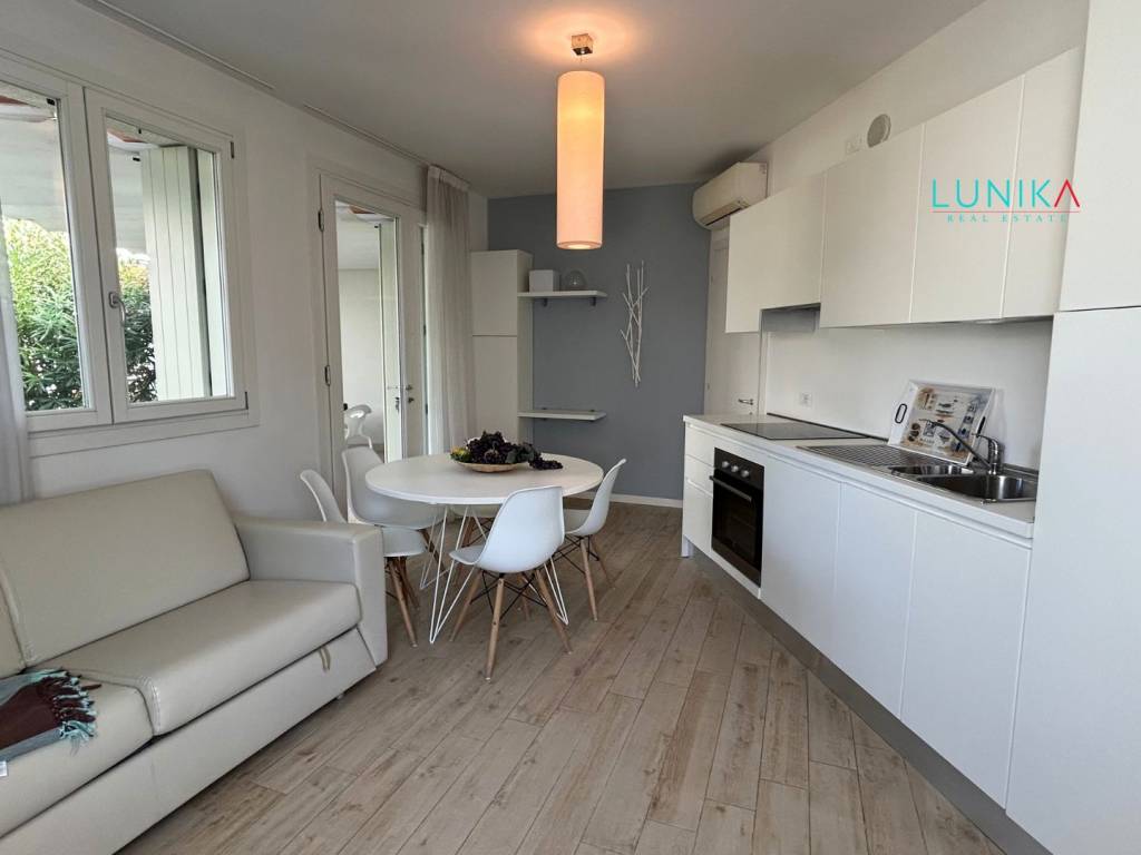 appartamento in vendita a Jesolo in zona Lido