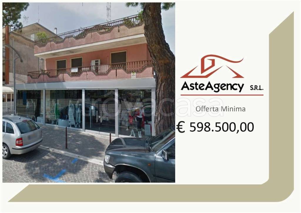 negozio in vendita a Jesolo in zona Lido