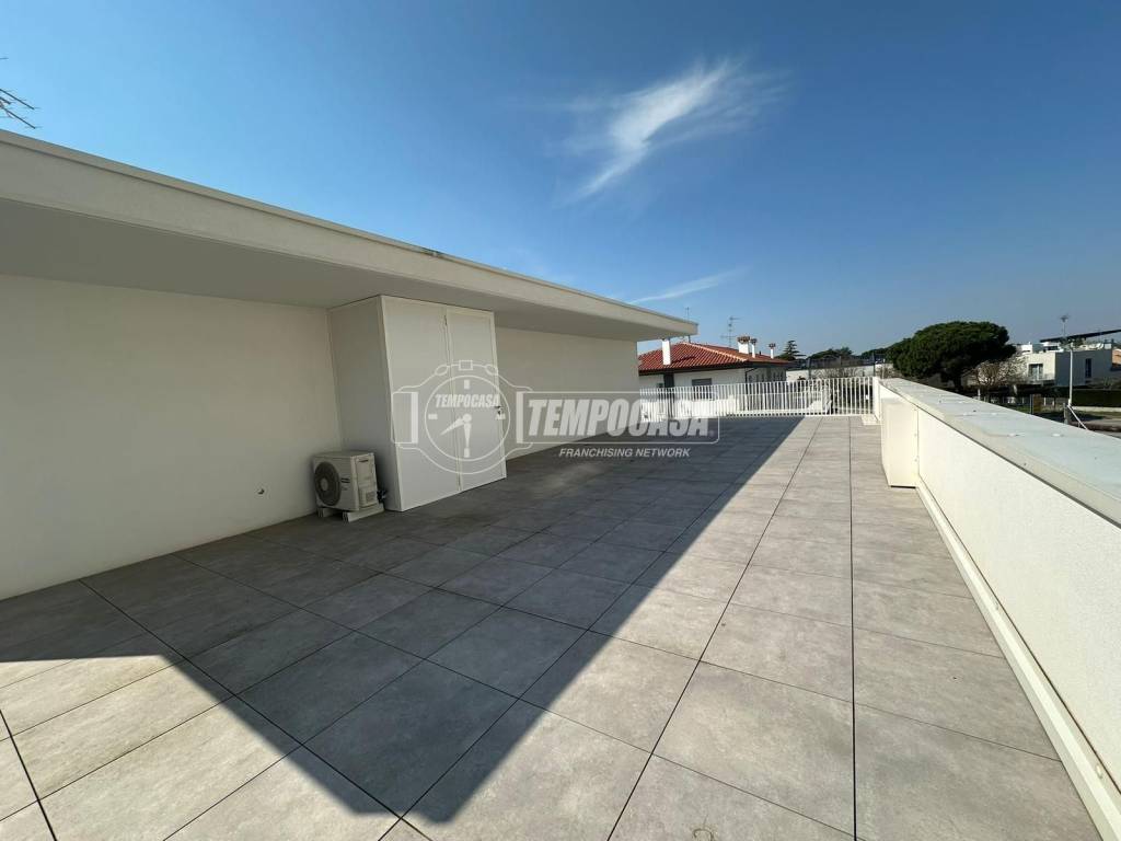 appartamento in vendita a Jesolo in zona Lido