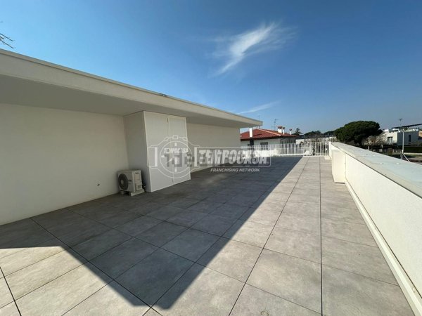 appartamento in vendita a Jesolo in zona Lido
