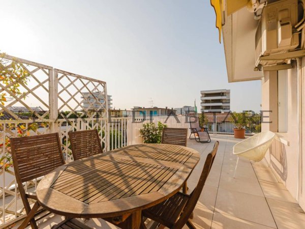 appartamento in vendita a Jesolo in zona Lido