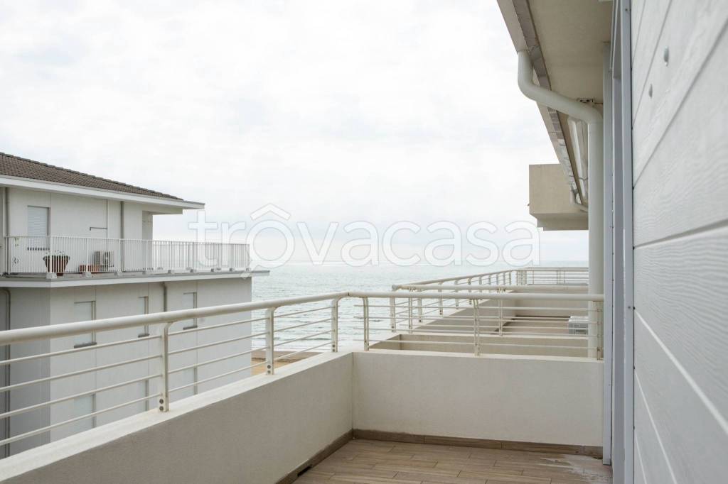 appartamento in vendita a Jesolo in zona Lido