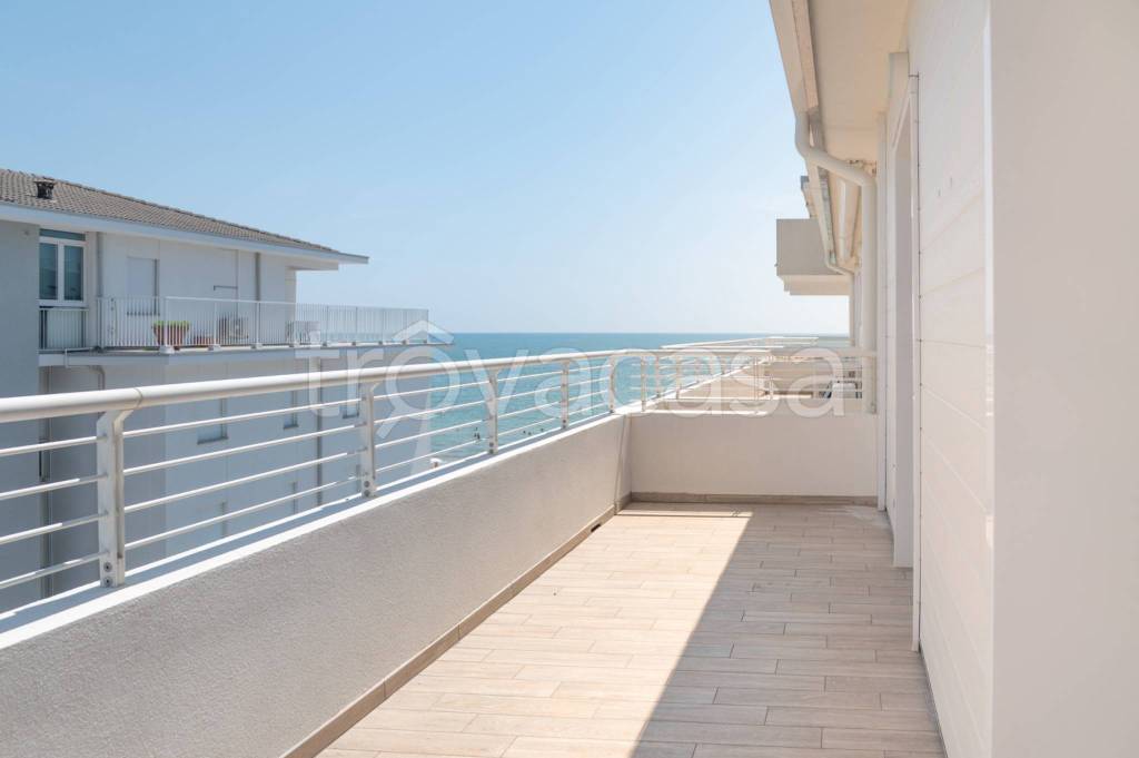 appartamento in vendita a Jesolo in zona Lido