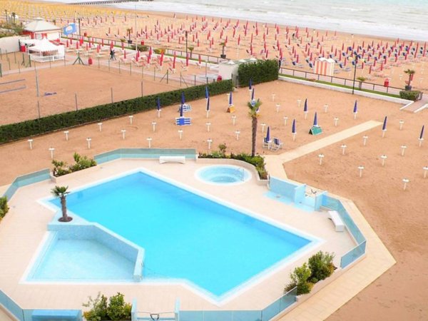 appartamento in vendita a Jesolo in zona Lido