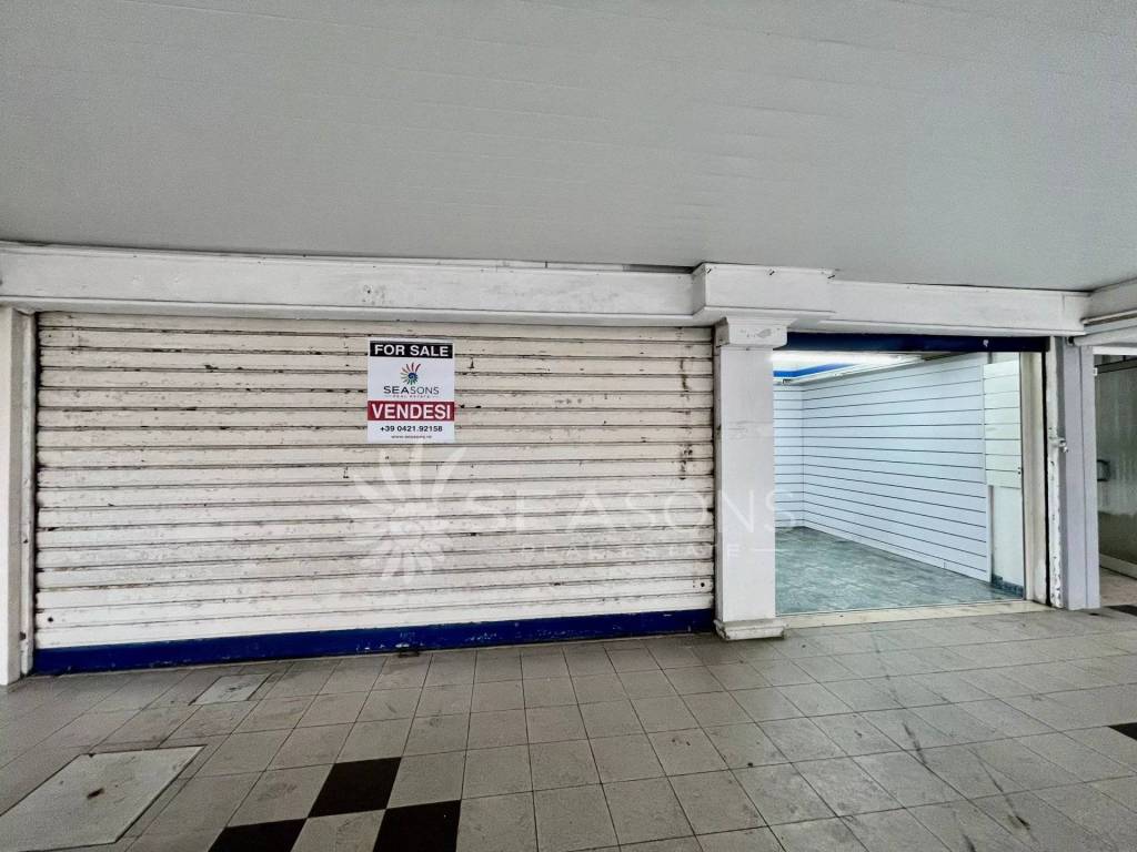 negozio in vendita a Jesolo in zona Lido