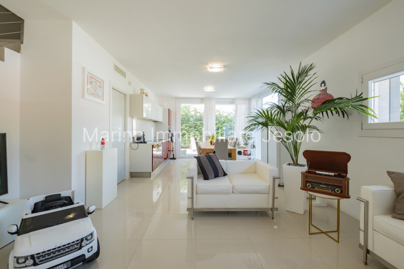 casa indipendente in vendita a Jesolo in zona Lido