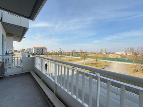 appartamento in vendita a Jesolo in zona Lido