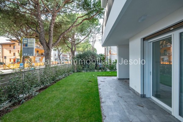 appartamento in vendita a Jesolo in zona Lido