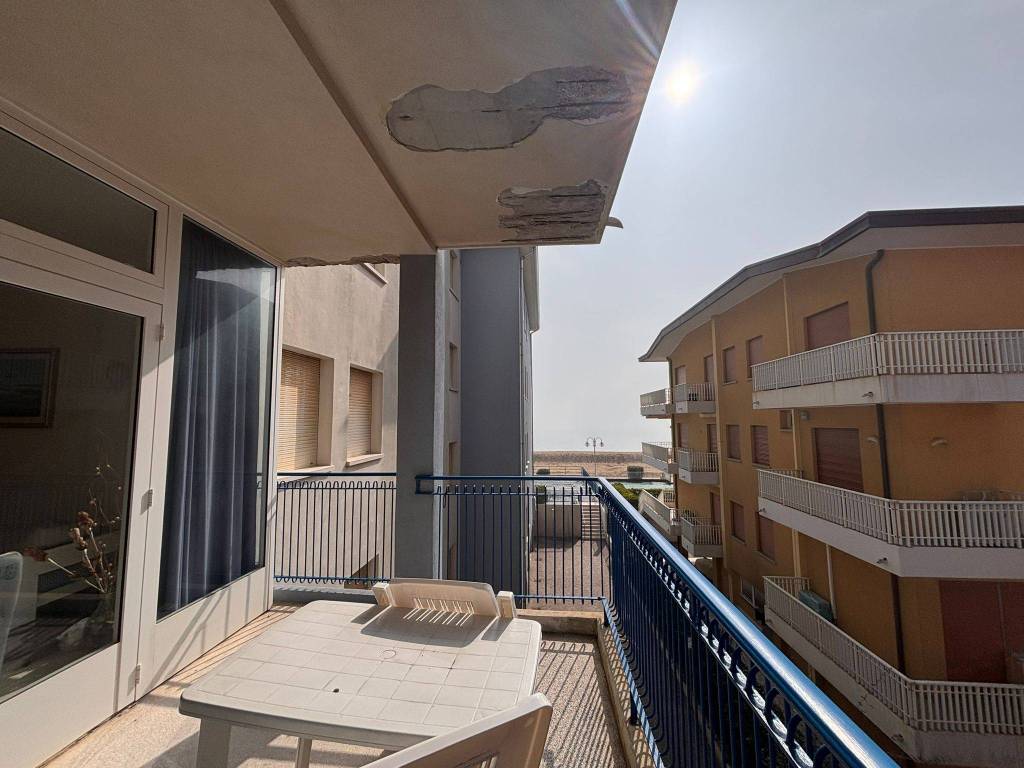 appartamento in vendita a Jesolo in zona Lido