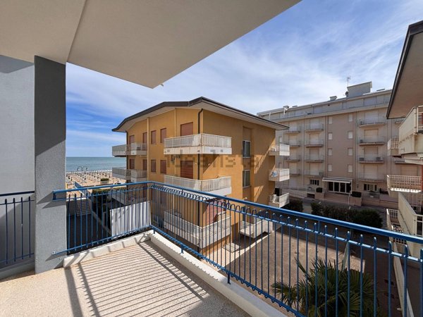 appartamento in vendita a Jesolo in zona Lido