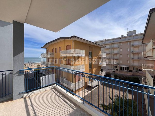appartamento in vendita a Jesolo in zona Lido