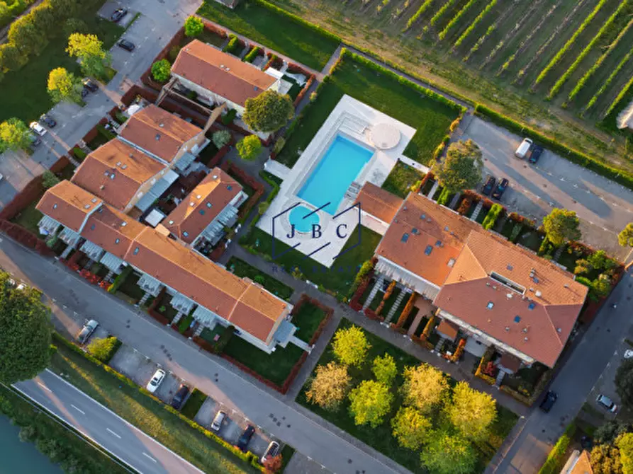 casa indipendente in vendita a Jesolo in zona Lido