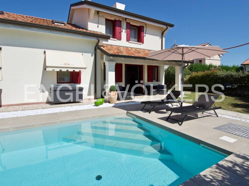 casa indipendente in vendita a Jesolo in zona Lido