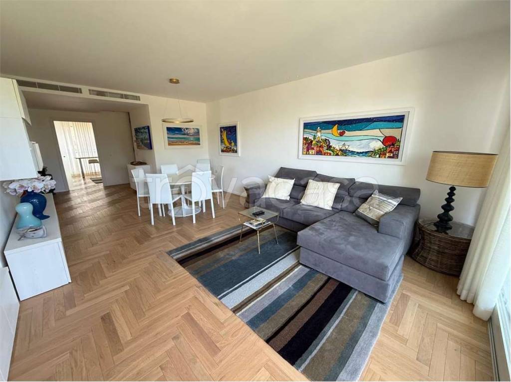 appartamento in vendita a Jesolo in zona Lido
