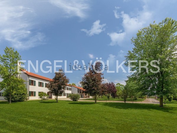 appartamento in vendita a Jesolo in zona Passarella di Sotto