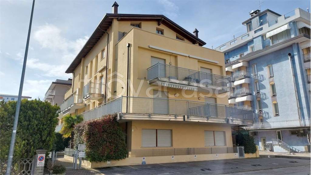 appartamento in vendita a Jesolo in zona Lido