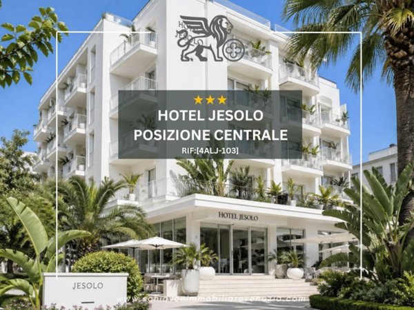 negozio in vendita a Jesolo in zona Lido