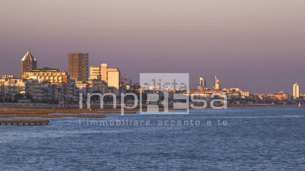 appartamento in vendita a Jesolo in zona Lido