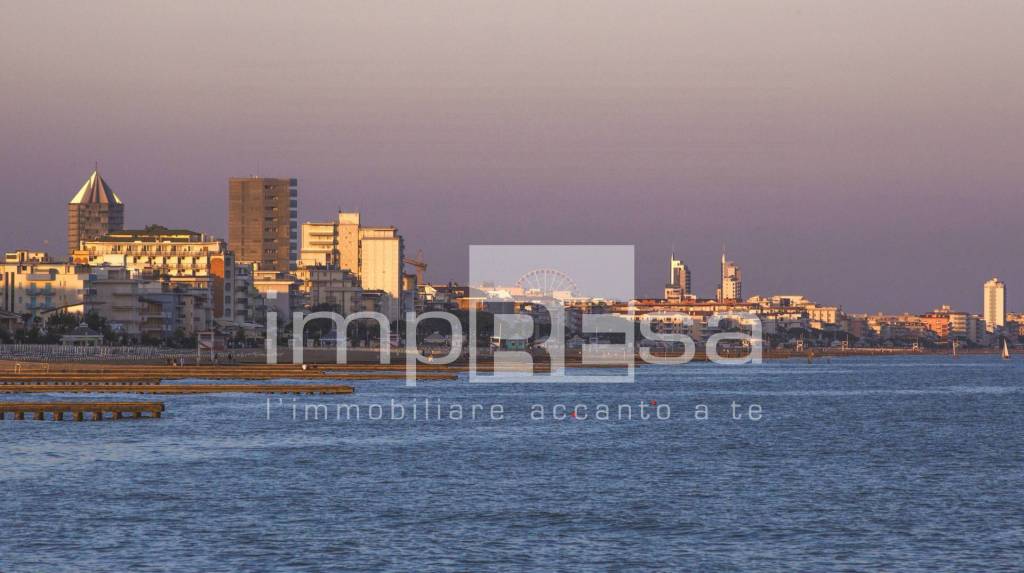 appartamento in vendita a Jesolo in zona Lido