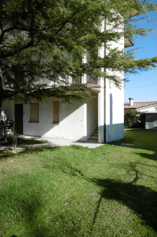 appartamento in vendita a Jesolo in zona Lido