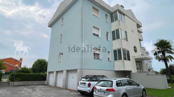 appartamento in vendita a Jesolo in zona Lido