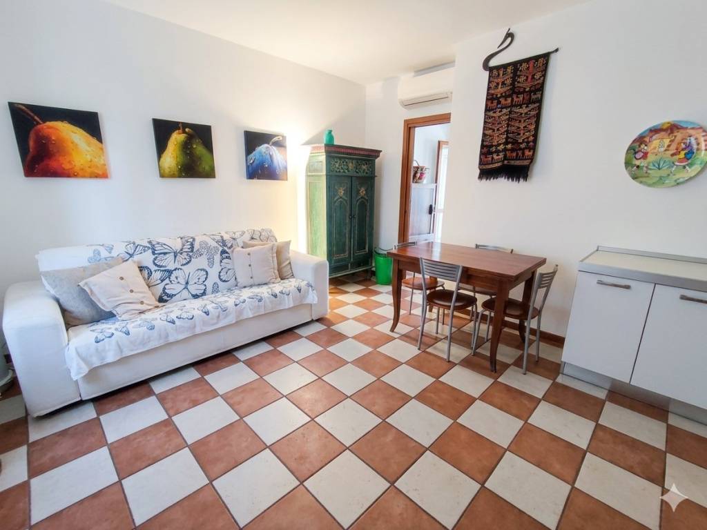 appartamento in vendita a Jesolo in zona Lido