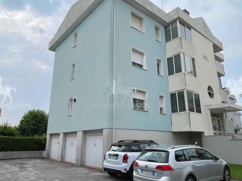 appartamento in vendita a Jesolo in zona Lido