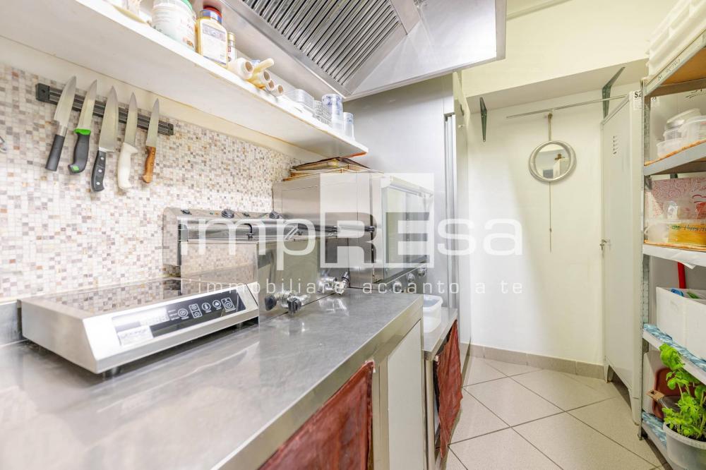 locale di sgombero in vendita a Jesolo in zona Lido
