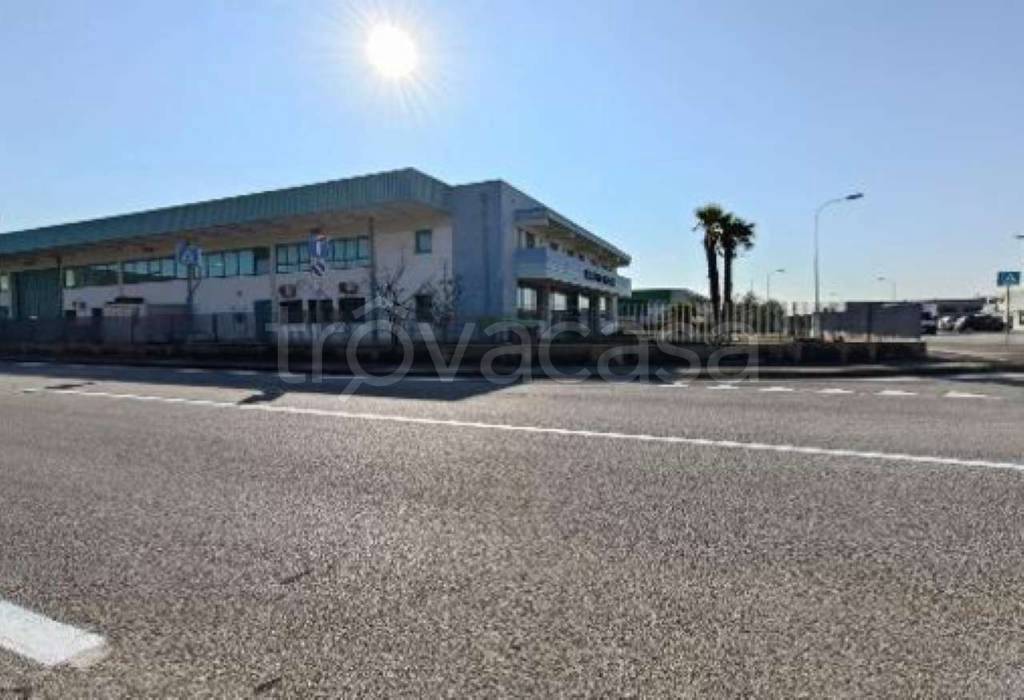 locale di sgombero in vendita a Jesolo