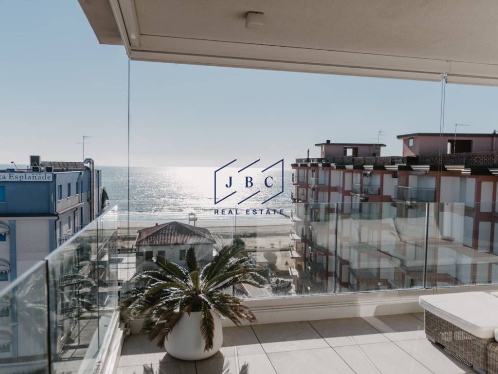 appartamento in vendita a Jesolo in zona Lido
