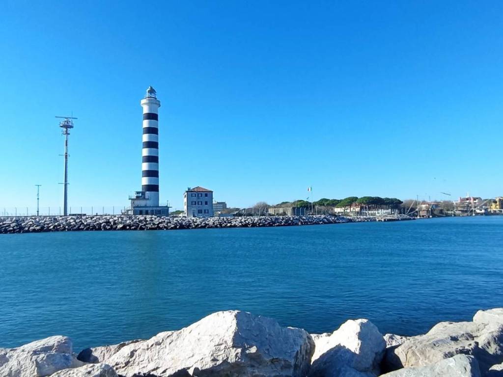 negozio in vendita a Jesolo in zona Lido