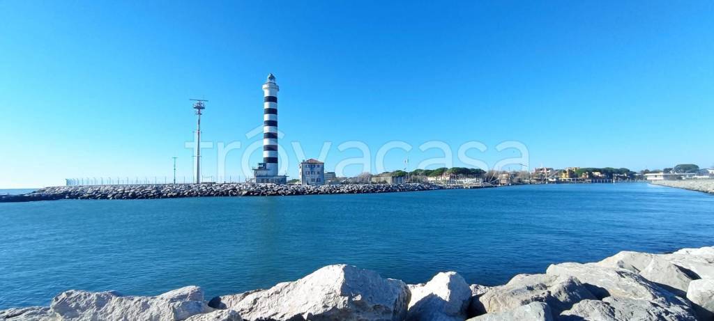 negozio in vendita a Jesolo in zona Lido