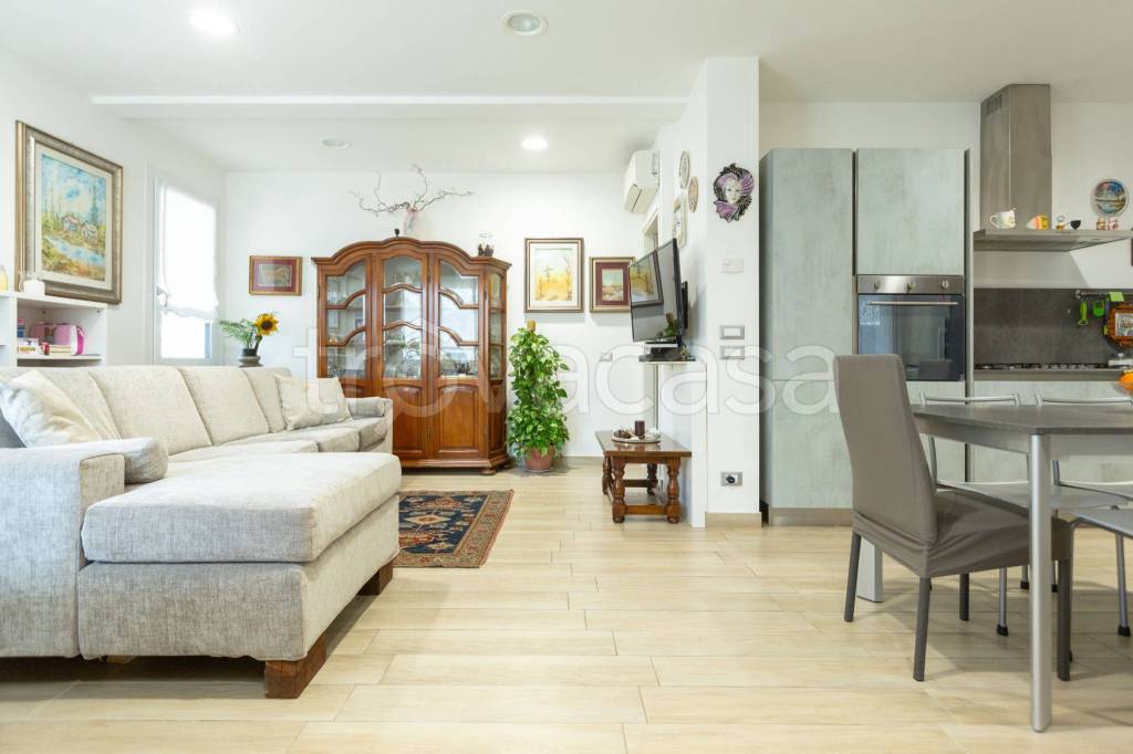 appartamento in vendita a Jesolo in zona Lido