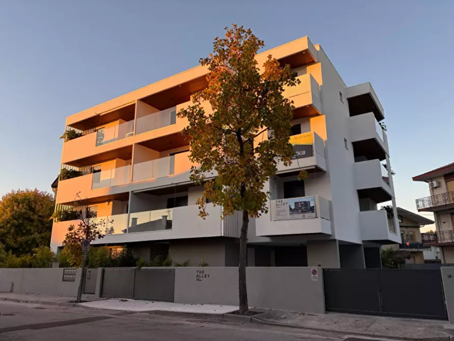 appartamento in vendita a Jesolo in zona Lido
