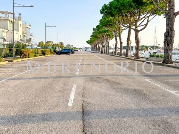 appartamento in vendita a Jesolo in zona Lido