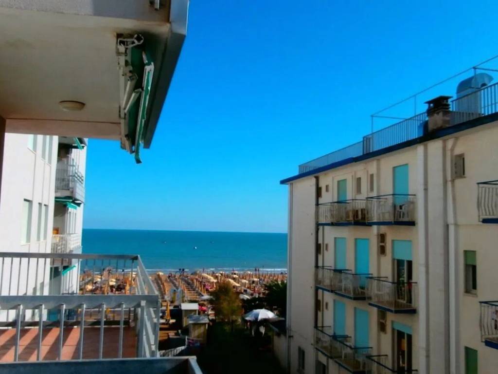 appartamento in vendita a Jesolo in zona Lido