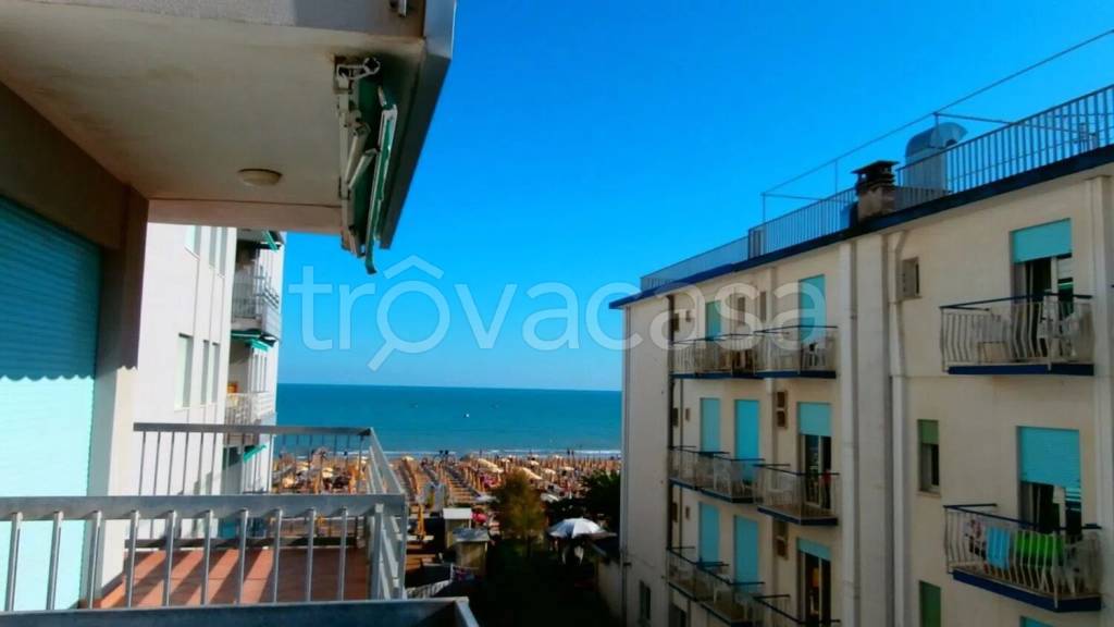 appartamento in vendita a Jesolo in zona Lido