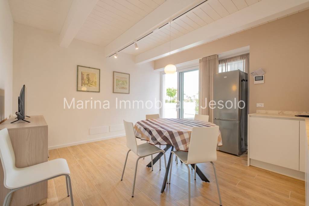 appartamento in vendita a Jesolo in zona Lido
