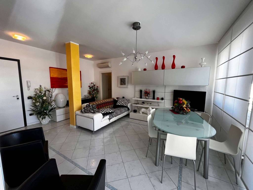 appartamento in vendita a Jesolo in zona Lido