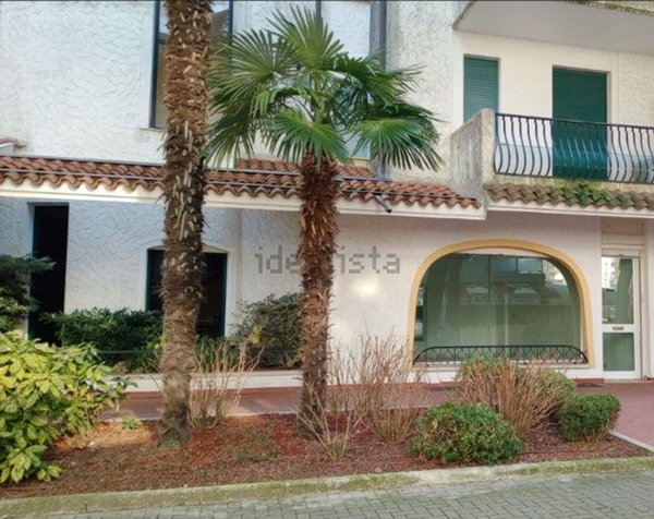 negozio in vendita a Jesolo in zona Lido