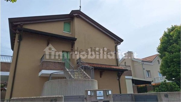 casa indipendente in vendita a Jesolo in zona Lido